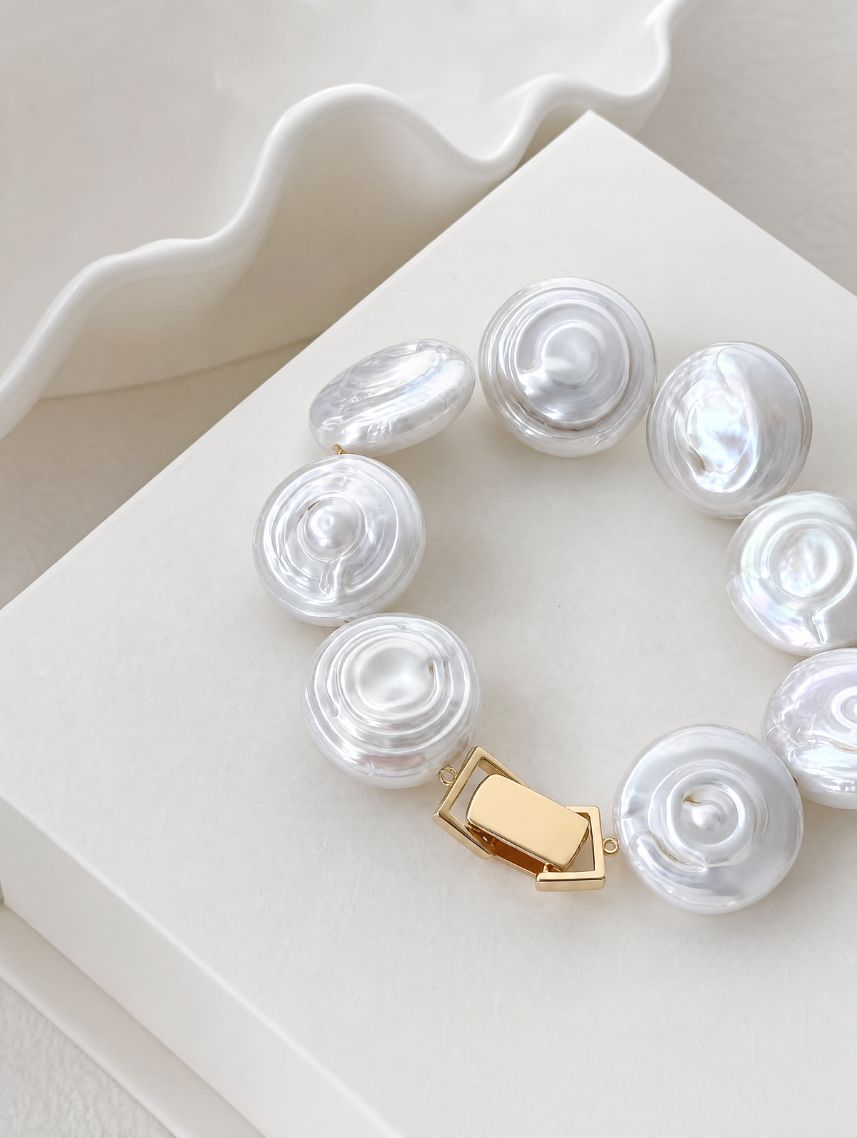 Button  Baroque  pearl  bracelet